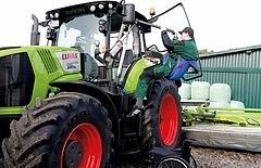 Traktorumbau mit Smart Transfer-Lift und Handbedienung Easyspeed