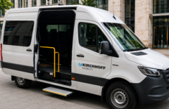 KMP-Fahrzeug mit Geländer / Haltegriff und Trittstufe