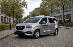 Véhicule d'auto-école adapté aux personnes handicapées